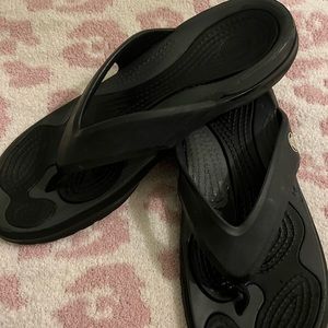 Crocs men’s flip flops 10